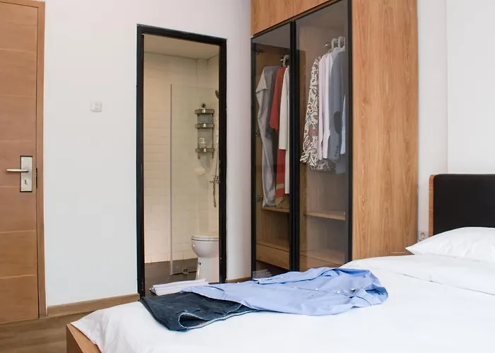 Standard Queen Room
